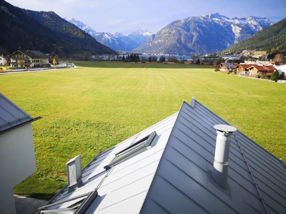 Urban Mountain Chalet With Lake View Маурах Экстерьер фото