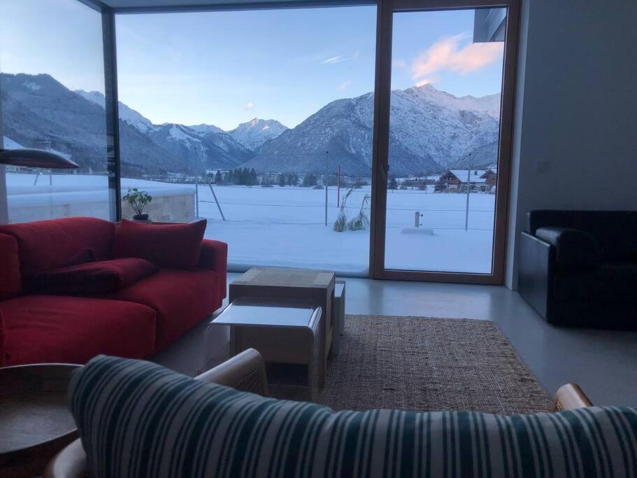 Urban Mountain Chalet With Lake View Маурах Экстерьер фото