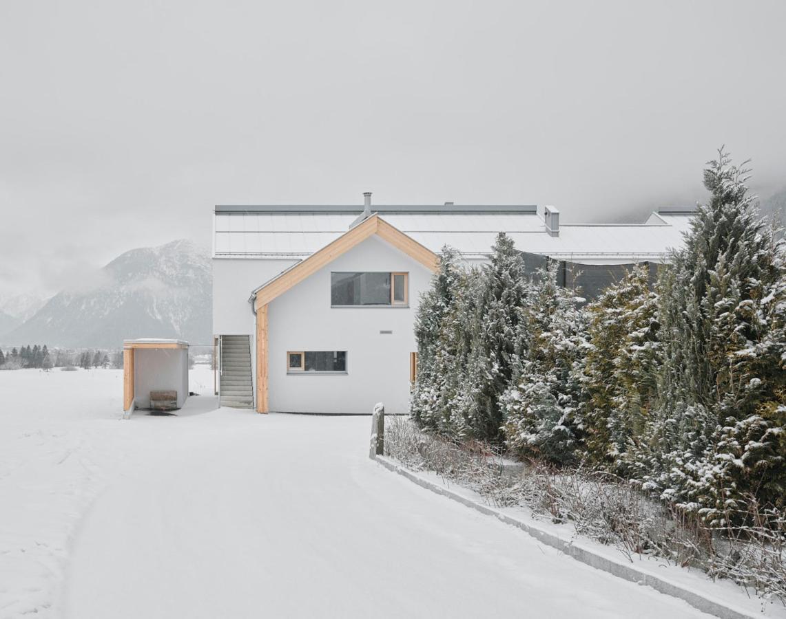 Urban Mountain Chalet With Lake View Маурах Экстерьер фото